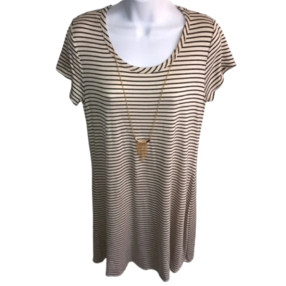 đź”´ 4/$15 Forever Rose striped ss dress with attached necklace in size Jrs XL NWT - Picture 7 of 11
